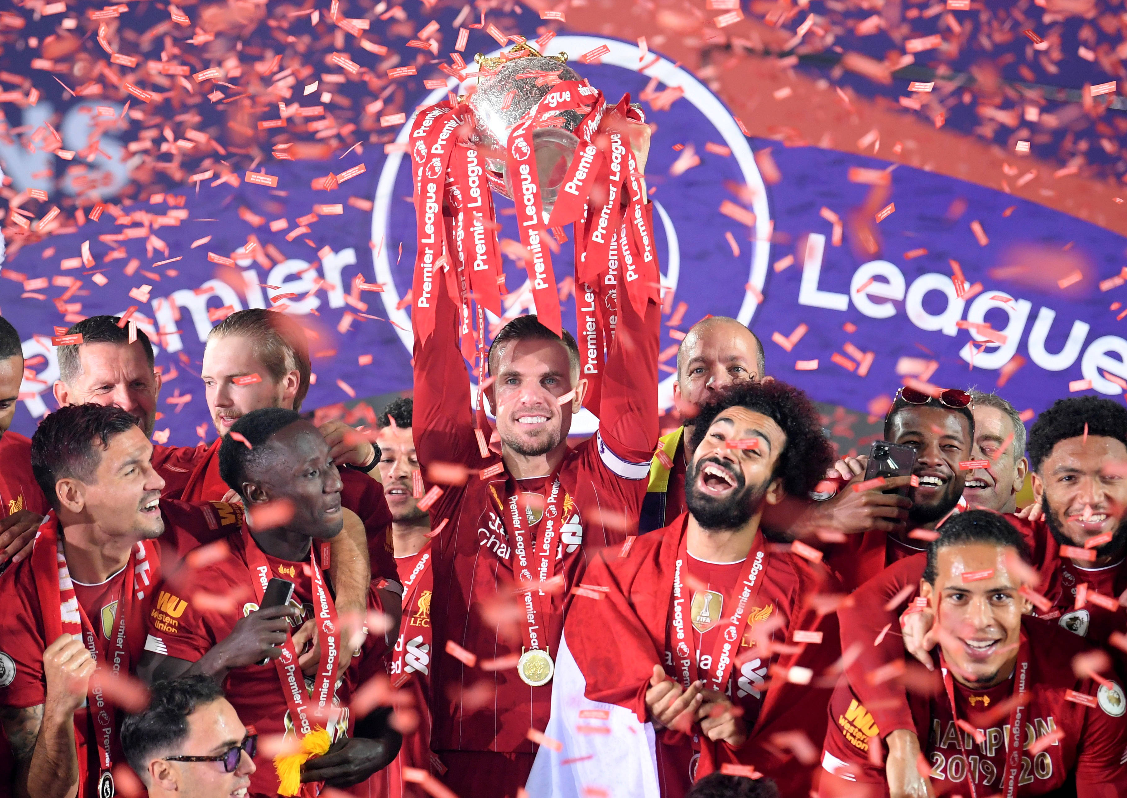 冠军诞生！STE战队夺下2021第二届和平精英微博杯总冠军