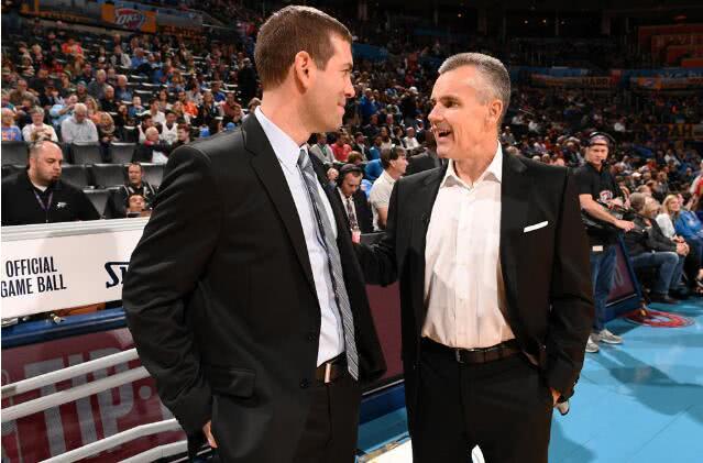 图片报：法兰克福队医私下为对手球员治疗，已被俱乐部开除