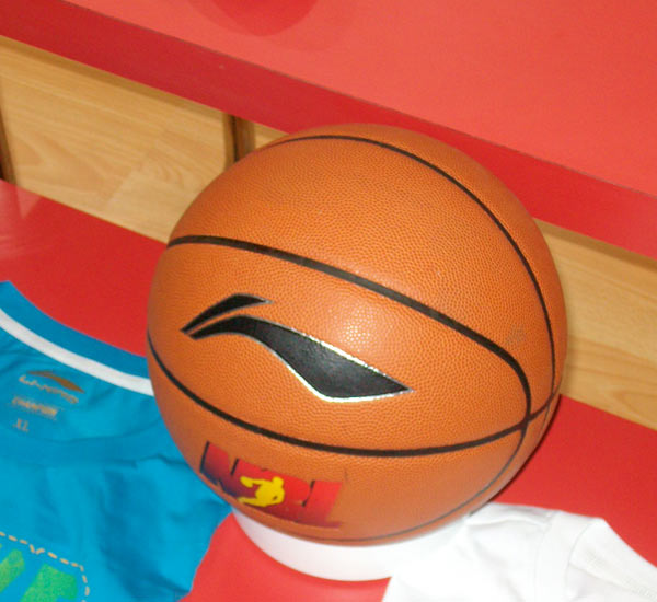 棒球博弈论分析投手在领先三球时投出红中速球的心理陷阱