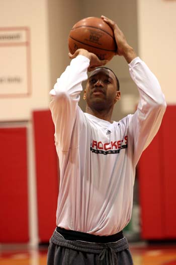 那不勒斯进攻动态：若洛伦佐·卢卡离队，阿尔乔姆·多维克成为最热门人选。 来源：转会专家迪马济奥