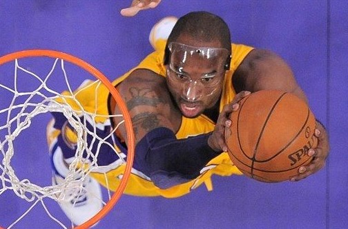 游泳赛事刷新多项纪录