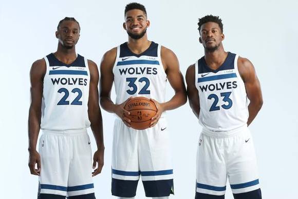 恐怖冒险新作《诡岛灵探》可试玩 Demo 正在 Steam 推理游戏节期间开放体验，支持中文